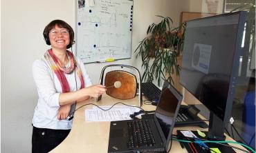 Moderatorin Frau Leonie Förster