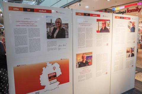 Tafel der "otto ist einheit" Ausstellung
